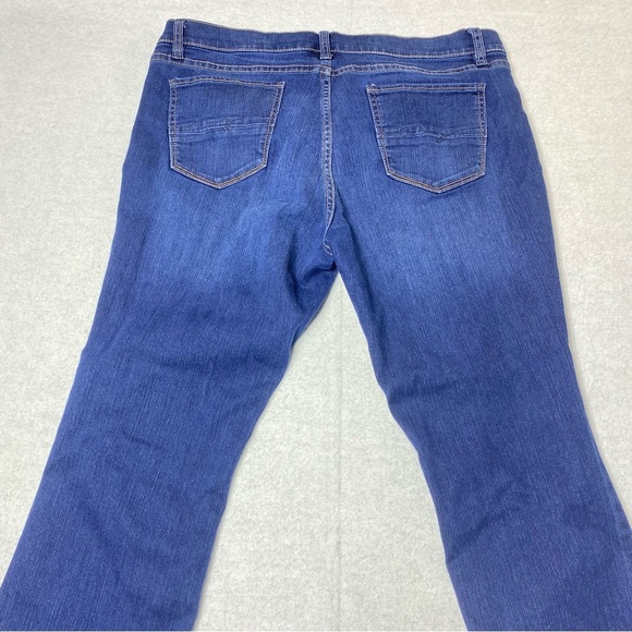 DKNY Soho Jean's Women's 14P Blue Mid Rise Bootcut Boho Western Stretch Denim - Picture 7 of 15